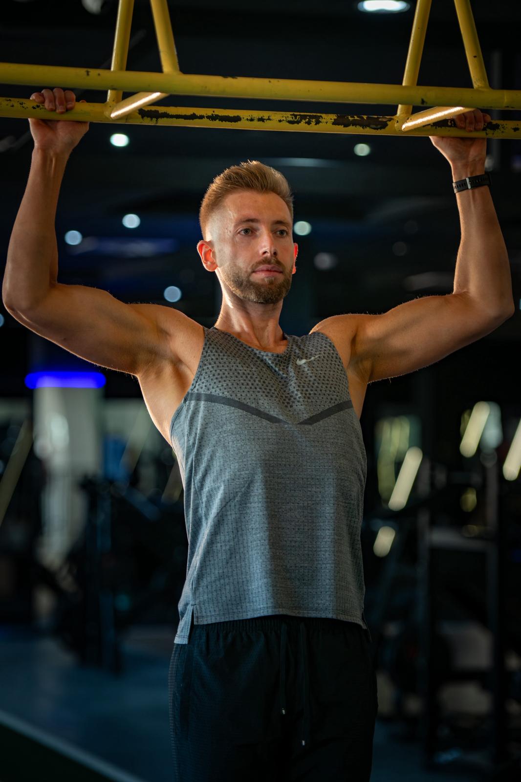 Petresc Ionuț – antrenament tracțiuni în sală